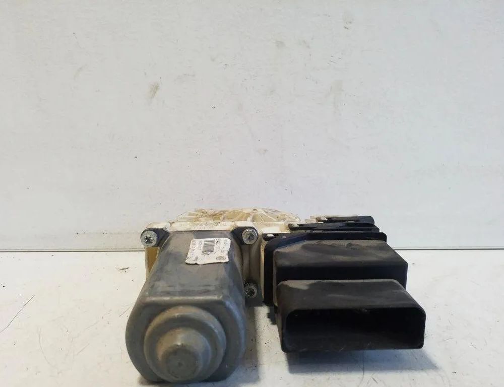 VOLKSWAGEN Passat B7 (2010-2015) Моторчик стеклоподъемника задней левой двери 1K0959703F,1K0959703,993424200 32157721