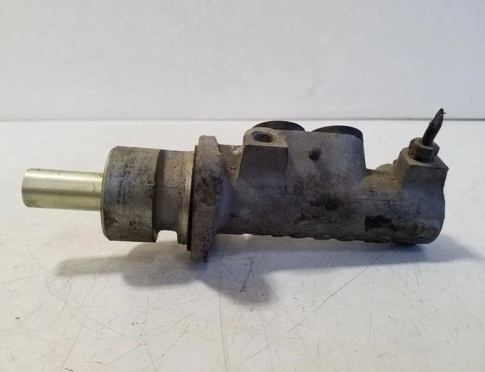 VOLKSWAGEN Passat B7 (2010-2015) Рабочий тормозной цилиндр 32161346