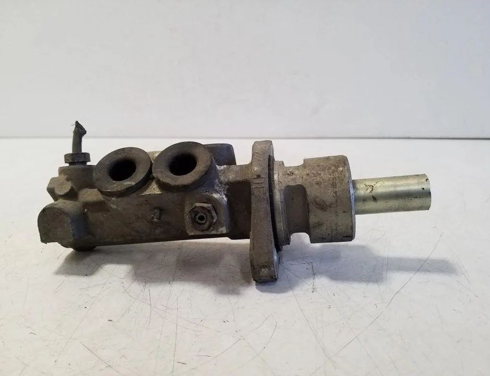 VOLKSWAGEN Passat B7 (2010-2015) Рабочий тормозной цилиндр 32161346