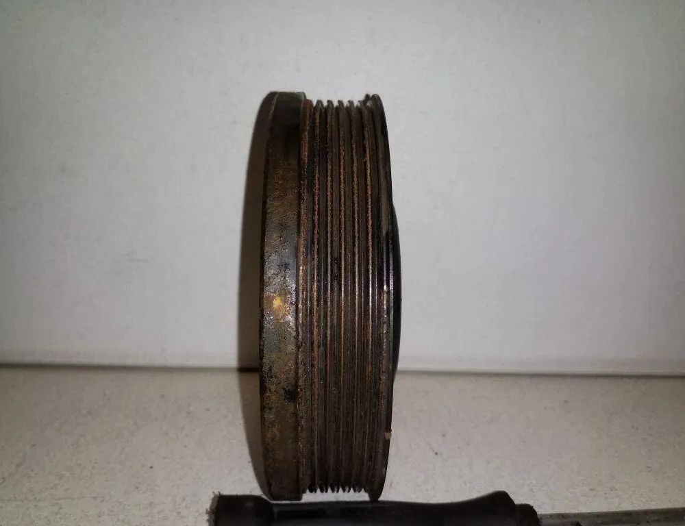 VOLKSWAGEN Tiguan 2 generation (2016-2024) Шкив коленчатого вала 04L105243 32163495