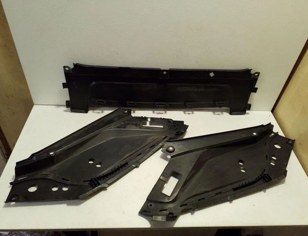 VOLVO XC90 1 generation (2002-2014) Televizora apdares plastmasa 31442733,31383508,31442734 32164758