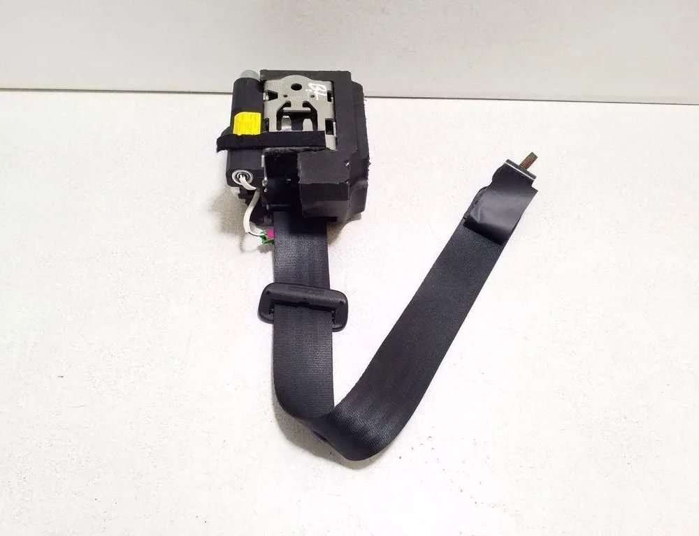 VOLVO XC60 1 generation (2008-2017) Rear Left Seatbelt 39818854 32166772