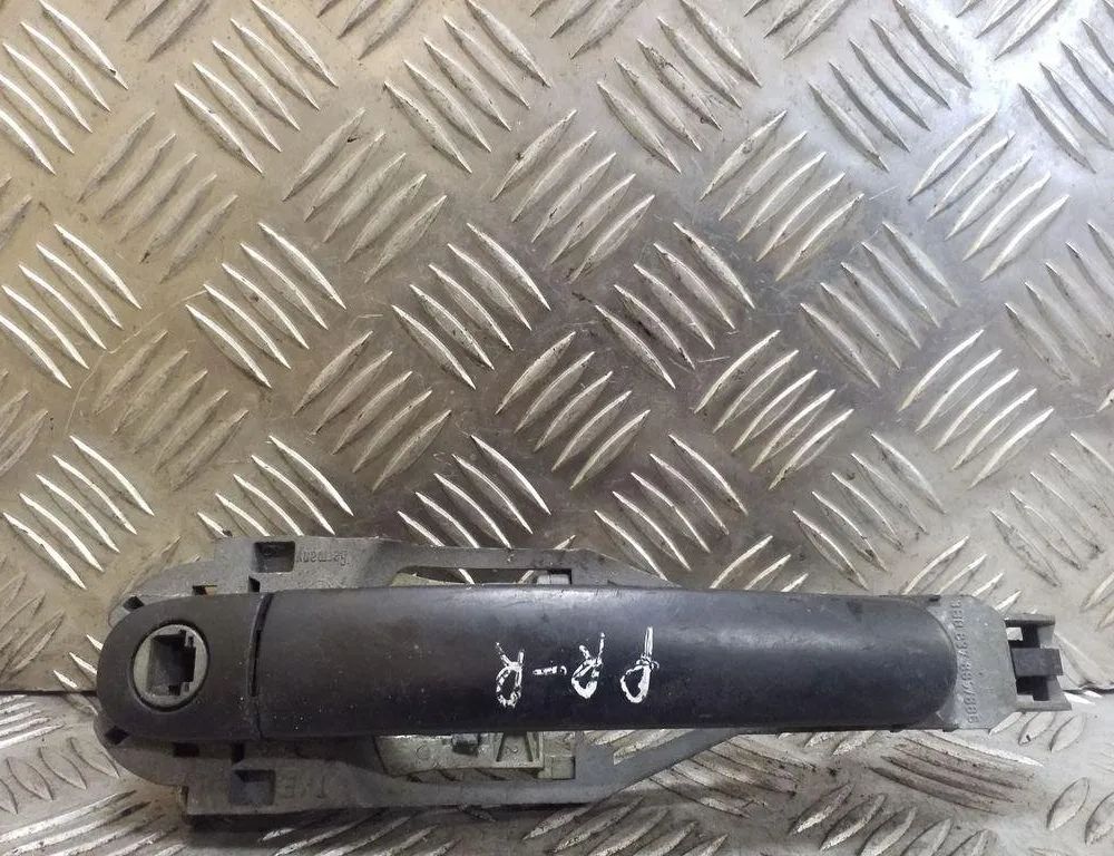 VOLKSWAGEN Golf 3 generation (1991-1998) Наружная ручка боковых левых дверей 3B0837885 32166781