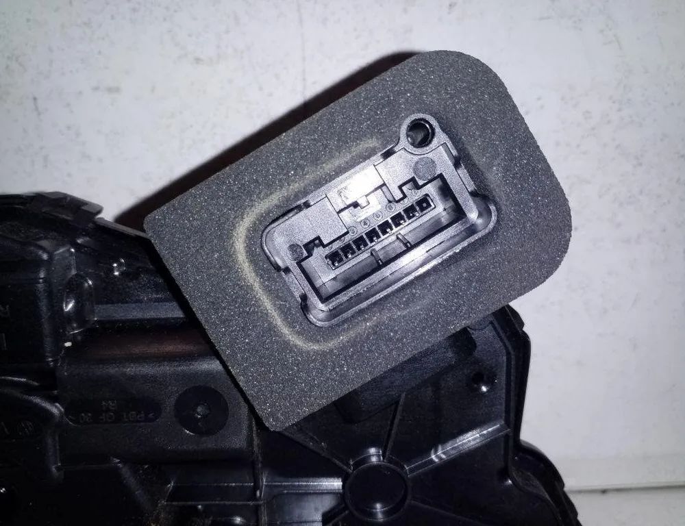 SKODA Octavia 3 generation (2013-2020) Замок двери передний правый 5TC837016B 32183344