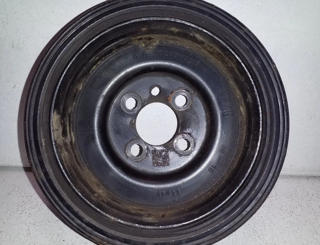 VOLKSWAGEN Passat B8 (2014-2023) ШКИВ КОЛЕНЧАТОГО ВАЛА 04L105243 33060391