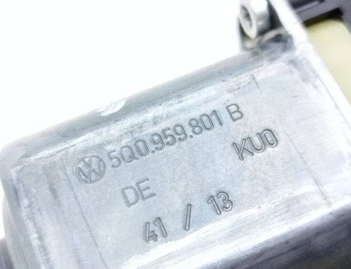 AUDI A3 8V (2012-2020) Front Right Door Window Control Motor 5Q0959801B,0130822717,S850202099 22633334