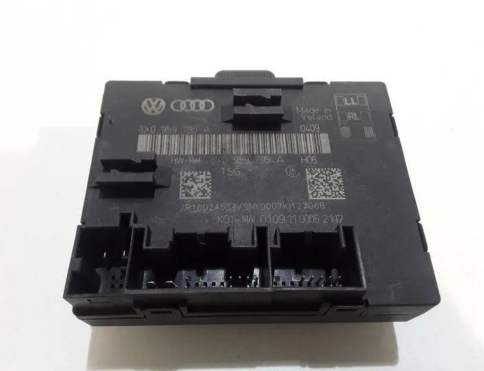 AUDI Q3 8U (2011-2020) Citau veidu vadības bloki 8X0959795A 22678556