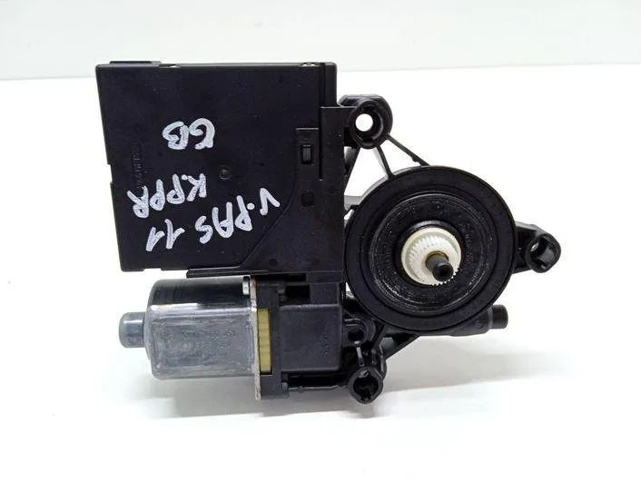 VOLKSWAGEN Passat B7 (2010-2015) Маторчик стеклоподъемника передней левой двери 3AA959702,936325110,981675305 22684387