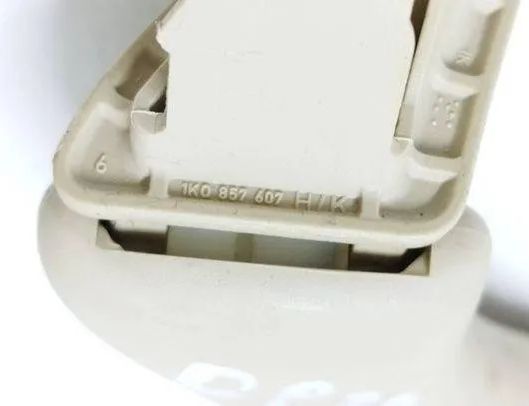 VOLKSWAGEN Tiguan 1 generation (2007-2017) Front Right Roof Handle 1K0857607H 22689224