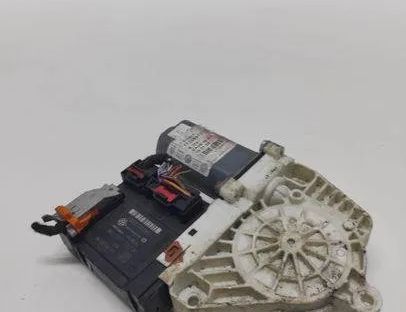 VOLKSWAGEN Passat Variant 1 generation (2010-2024) Front Right Door Window Control Motor 1K0959792M 22717688