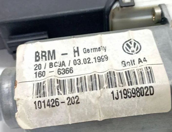 VOLKSWAGEN Golf 4 generation (1997-2006) Front Right Door Window Control Motor 1J1959802D,1606366,101426202 22732216
