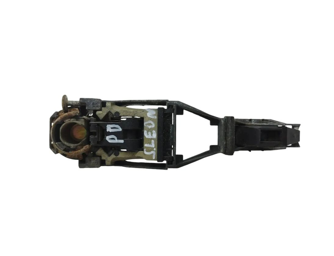 SEAT Leon 1 generation (1999-2005) Aizmugurējo labo durvju ārējais rokturis 3B0837885 27841966