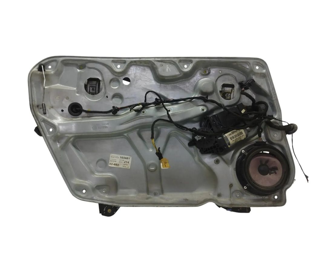 VOLKSWAGEN Passat B5 (1996-2005) Priekšējo kreiso durvju logu pacēlājs 3B4837751GD 28095655