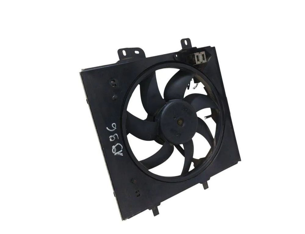 PEUGEOT 307 1 generation (2001-2008) Dzinēja dzesēšanas ventilators/difuzors 9682902080 31151031