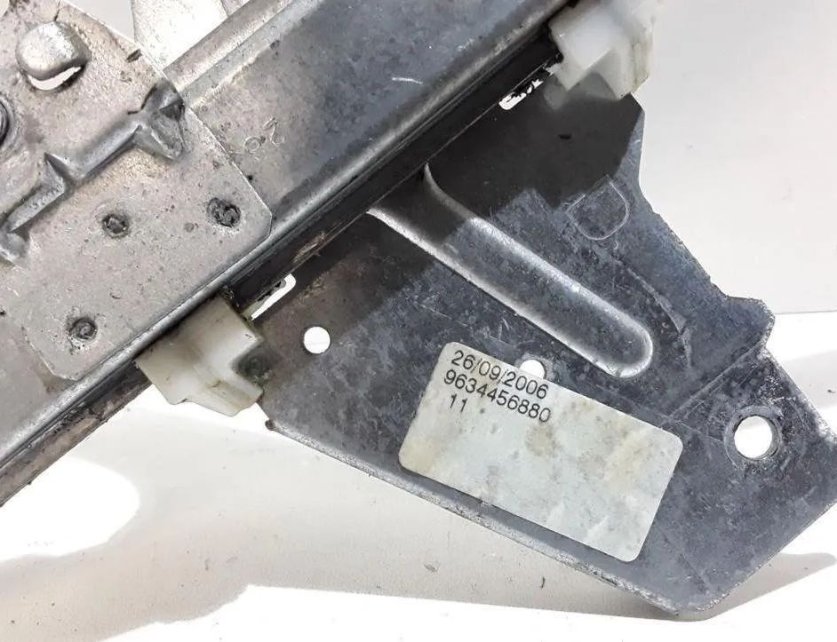 PEUGEOT 308 Aizmugurējo labo durvju logu pacēlājs 9634456880 31416335