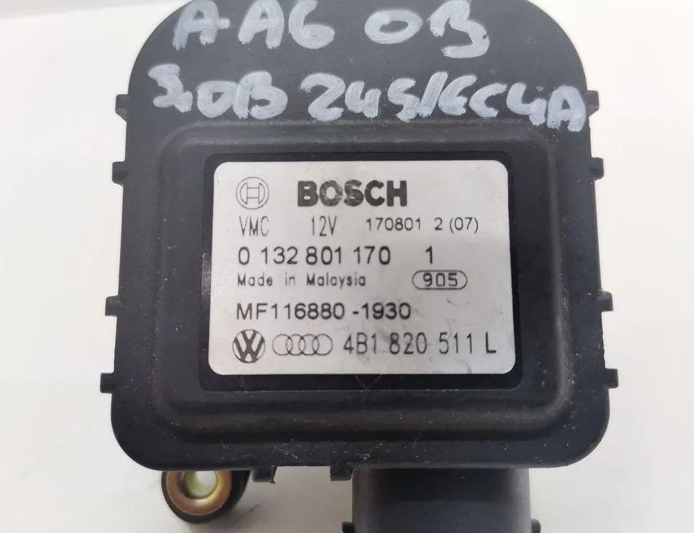 AUDI A6 C4/4A (1994-1997) Salona sildītāja vadības vārsti 4B1820511L 31565136