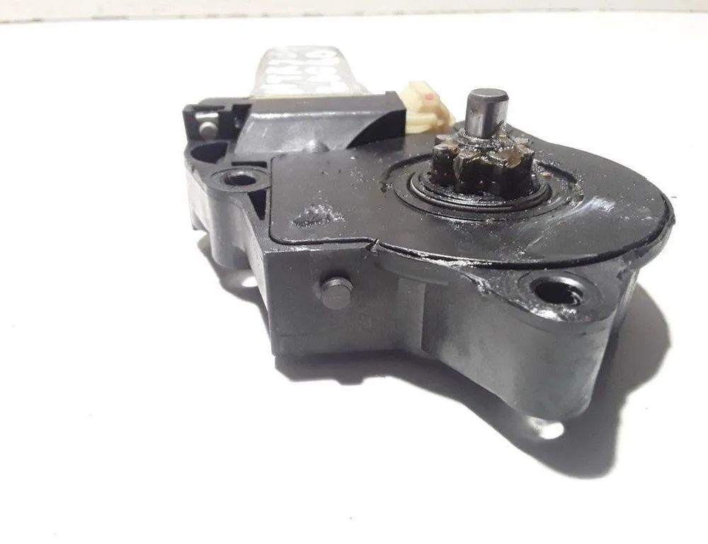 HYUNDAI Trajet 1 generation (2000-2007) Маторчик стеклоподъемника задней правой двери 31586021