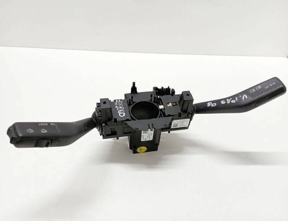 VOLKSWAGEN Passat B7 (2010-2015) Подрулевой переключатель 3C5953513A 31589080