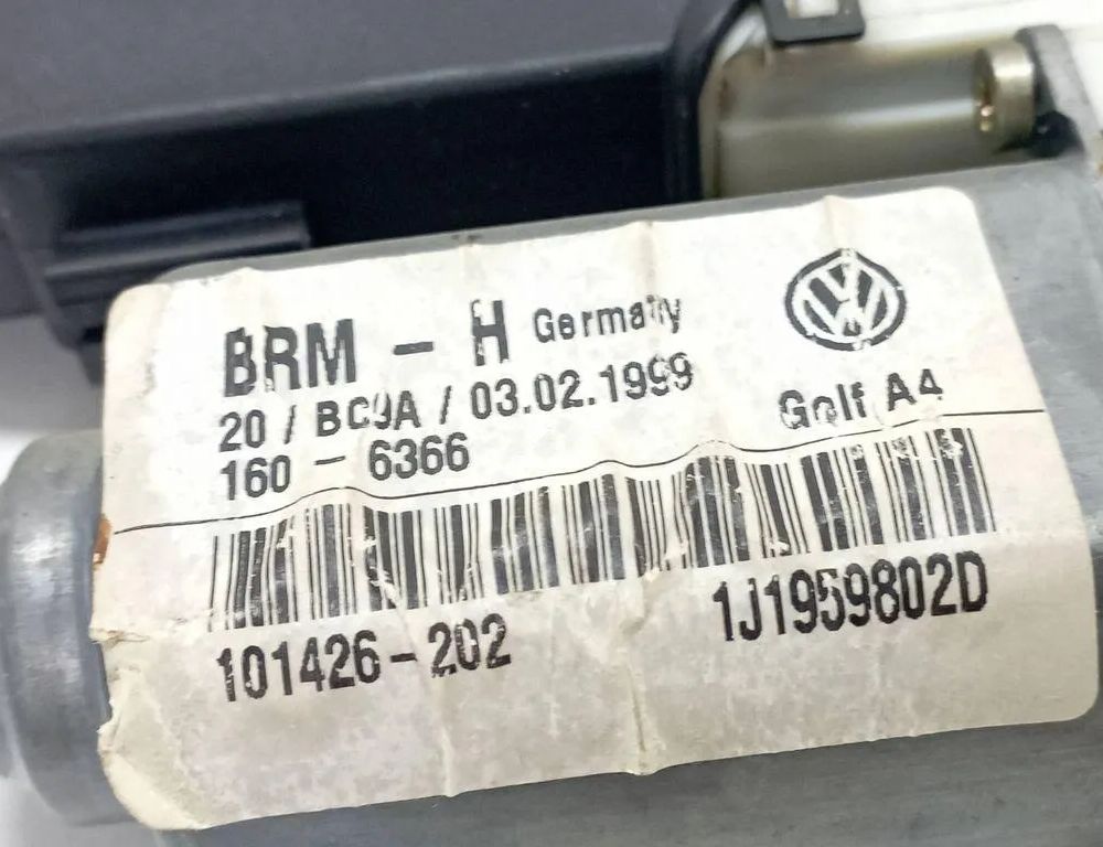 VOLKSWAGEN Golf 4 generation (1997-2006) Front Left Door Window Regulator Motor 1J1959802D 32863819