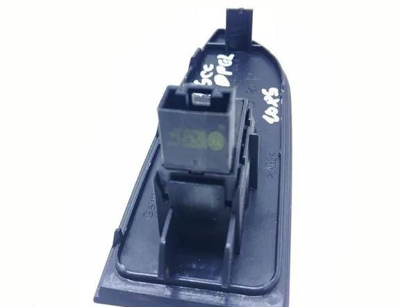 VOLKSWAGEN Passat B6 (2005-2010) Aizmugurējo labo durvju loga pacelšanas slēdzis 3C8867376A 32960063