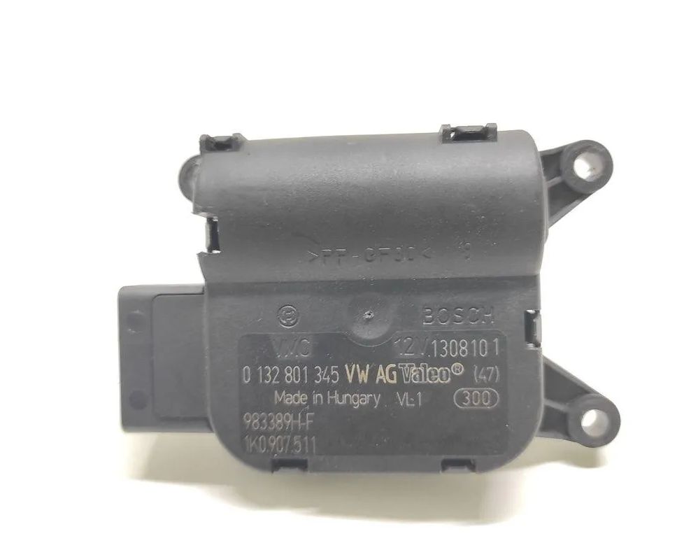 SKODA Superb 1 generation (2001-2008) Salona sildītāja vadības vārsti 0132801345 33016172