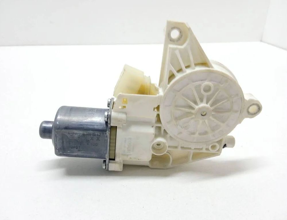 MERCEDES-BENZ C-Class W204/S204/C204 (2004-2015) Rear Right Door Window Control Motor A2048200642 33029346