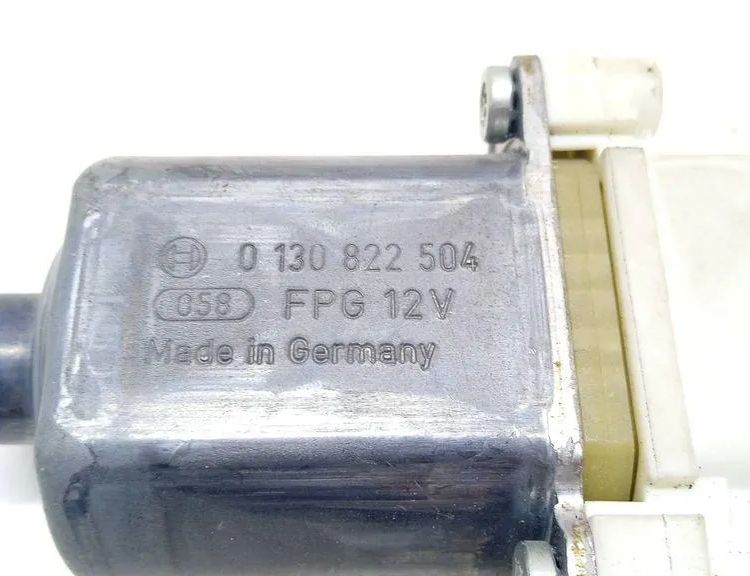 MERCEDES-BENZ C-Class W204/S204/C204 (2004-2015) Rear Right Door Window Control Motor A2048200642 33029346