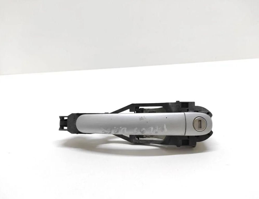 VOLKSWAGEN Polo 4 generation (2001-2009) Kreisās puses bīdāmo durvju ārējais rokturis 3B0837885 33031057