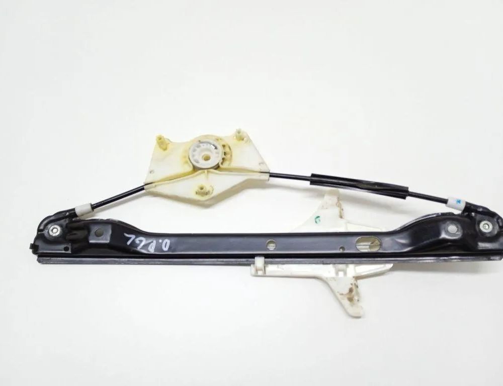 VOLKSWAGEN Jetta 3 generation (1992-1998) Стеклоподъемник задней правой двери 994858108 33053085