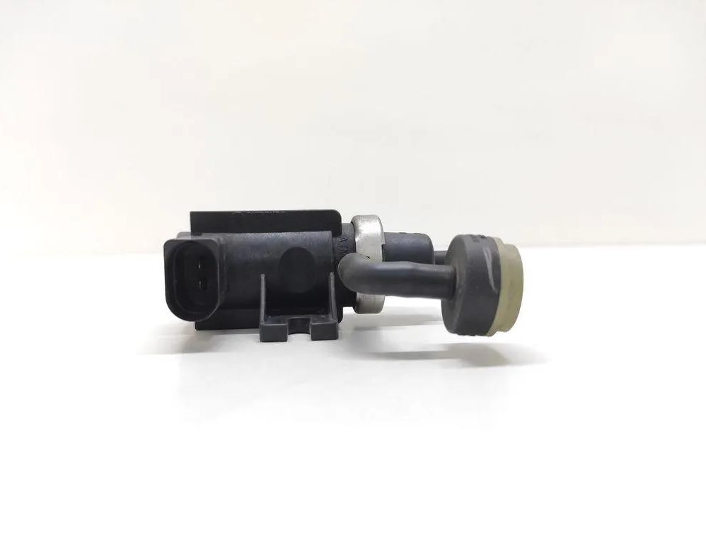 VOLKSWAGEN Touareg 1 generation (2002-2010) Solenoid Valve 1J0906627 33053347