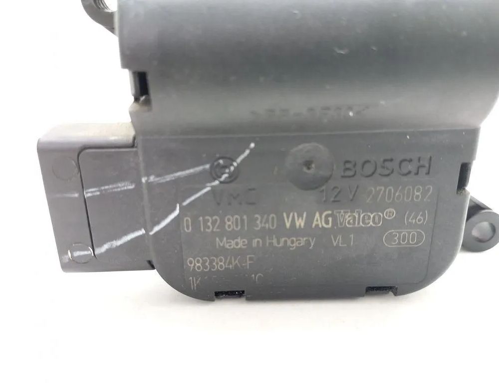 VOLKSWAGEN Golf 5 generation (2003-2009) Salona sildītāja vadības vārsti 0132801340 33055060