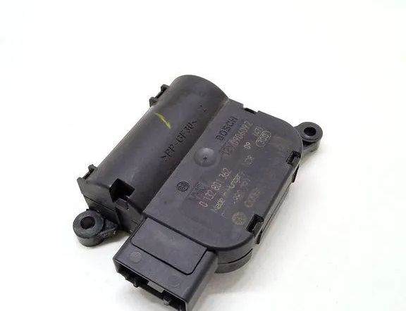 SKODA Superb 1 generation (2001-2008) Клапаны управления внутренним подогревом 0132801362 33060564