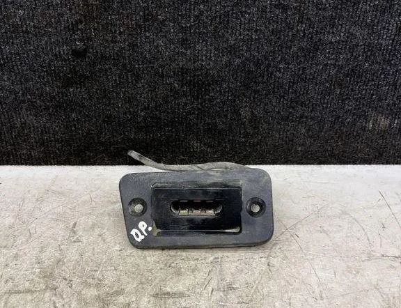 VOLKSWAGEN Caddy 3 generation (2004-2015) Контактное соединение дверей 22400167510 31734282