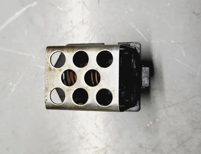 NISSAN Qashqai 2 generation (2013-2023) Relejs M114973 30218689