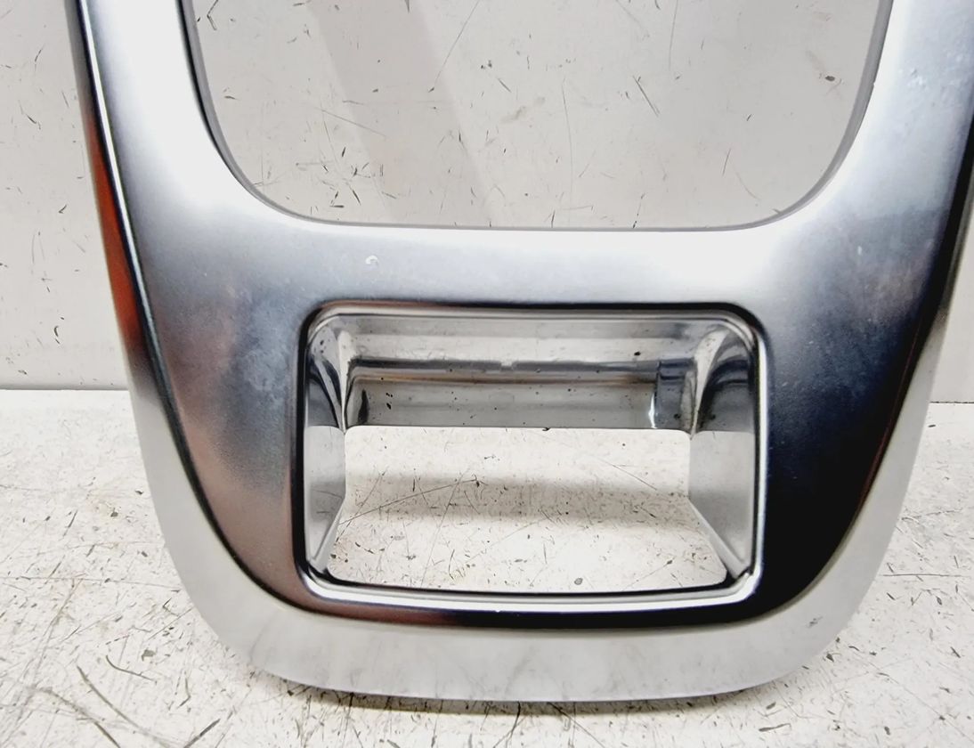 PEUGEOT 2008 2 generation (2019-2023) Пластиковая отделка  переключения передач 9685474977,7591L9 30232032