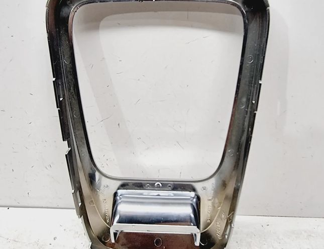 PEUGEOT 2008 2 generation (2019-2023) Пластиковая отделка  переключения передач 9685474977,7591L9 30232032