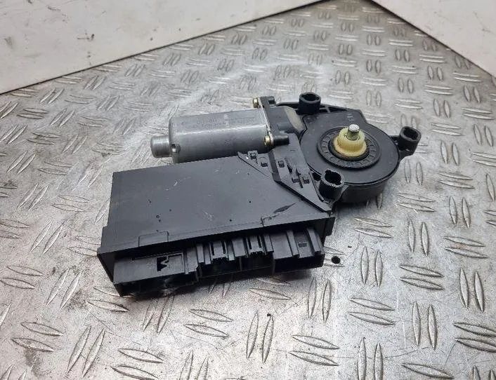 VOLKSWAGEN Touareg 1 generation (2002-2010) Aizmugurējo labo durvju loga vadības motorīts 7L0959794,0130821764,7L0959704 24179754