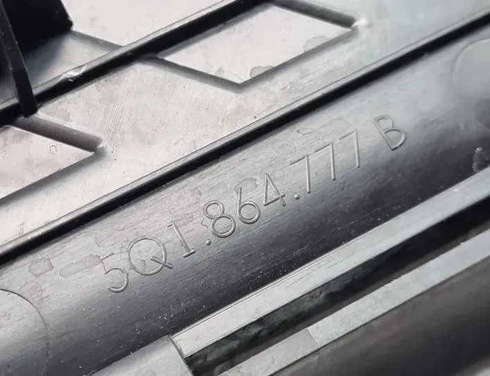 VOLKSWAGEN Variant VII TDI (2014-2024) Другие внутренние детали 5Q1864777B 24189279