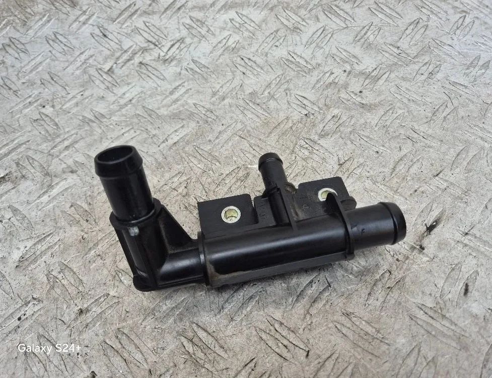 MAZDA 3 BM (2013-2019) Фланец системы охлаждения SH0115290 31514975