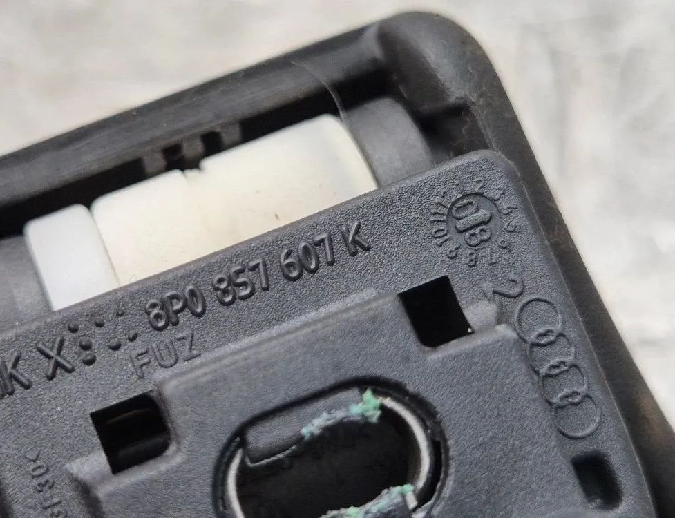 AUDI Q7 4L (2005-2015) Front Right Roof Handle 8P0857607K 31644195