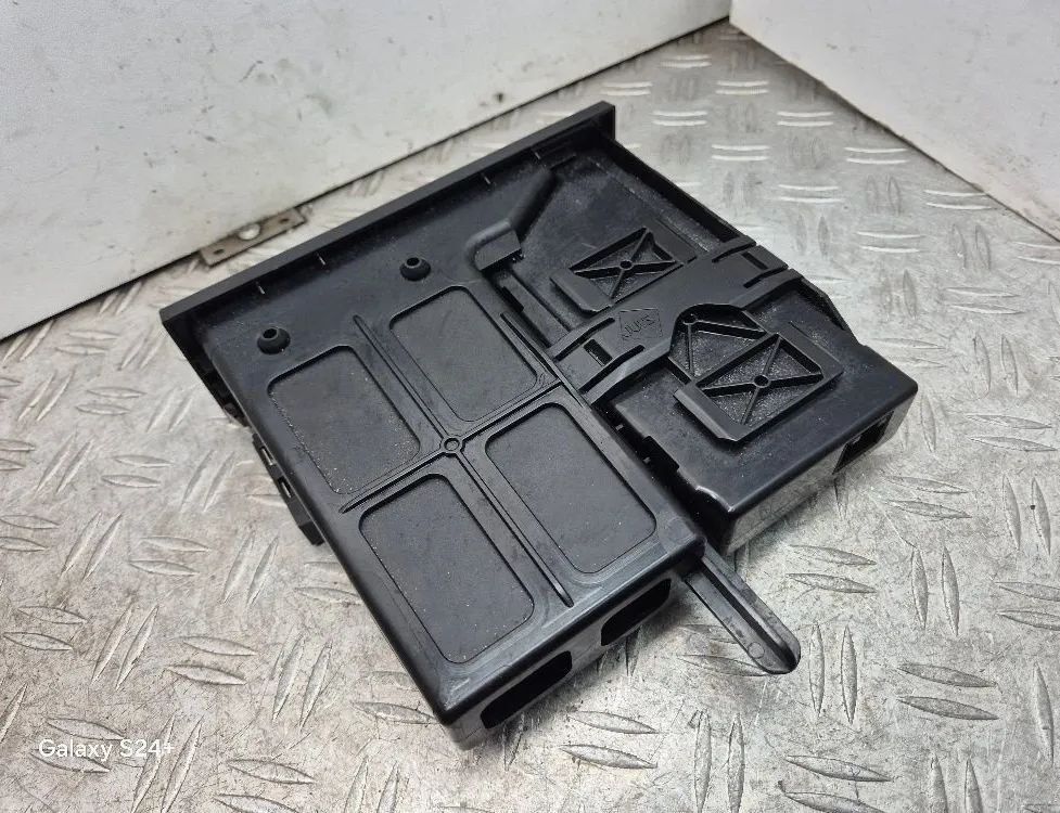 VOLKSWAGEN Passat B7 (2010-2015) USB 5N0035342E 31728034