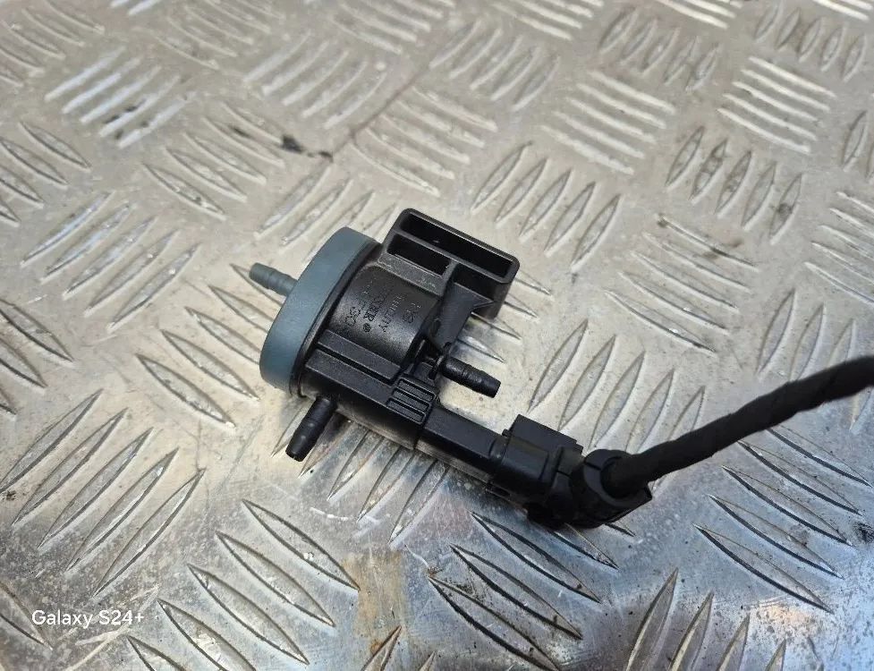 VOLKSWAGEN Variant VII TDI (2014-2024) Vacuum Valve 06H906283F 31991562