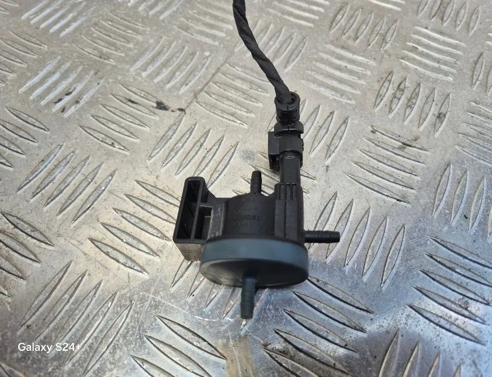 VOLKSWAGEN Variant VII TDI (2014-2024) Vacuum Valve 06H906283F 31991562