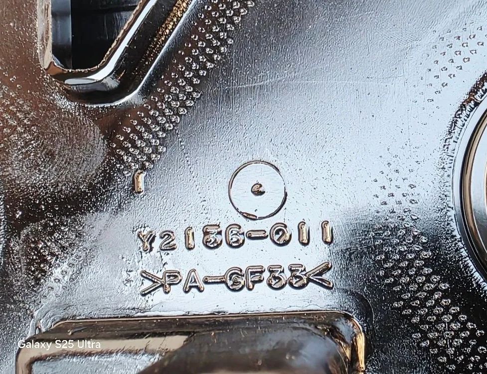 INFINITI QX60 1 generation (2013-2021) Крышка клапана Y2136011 33019086