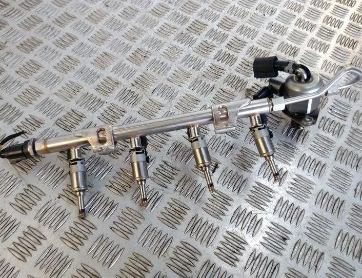 AUDI A3 8V (2012-2020) Degvielas iesmidzināšanas komplekts 04E127025D,04E133320D,0261500477 22238082