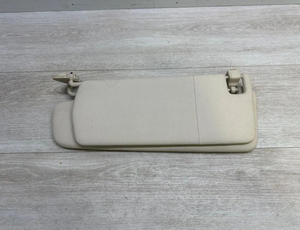 VOLKSWAGEN Touareg 2 generation (2010-2018) Right Side Sun Visor 7P0857552 31425194