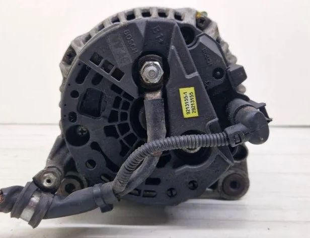 SKODA Octavia 2 generation (2004-2013) Генератор 8EL738192001 31897255