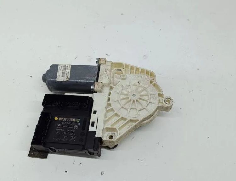 VOLKSWAGEN Passat B7 (2010-2015) Стеклоподъемник передней левой двери 1K0959792L,974629103 31897966