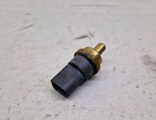 VOLKSWAGEN Passat B7 (2010-2015) Датчик температуры охлаждающей жидкости 06A919501A 31898622