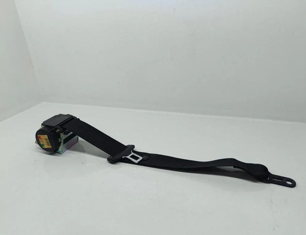 BMW 1 Series E81/E82/E87/E88 (2004-2013) Rear Right Seatbelt 607051100C 31899507